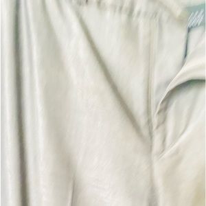 Dana Buckman crème colored slacks